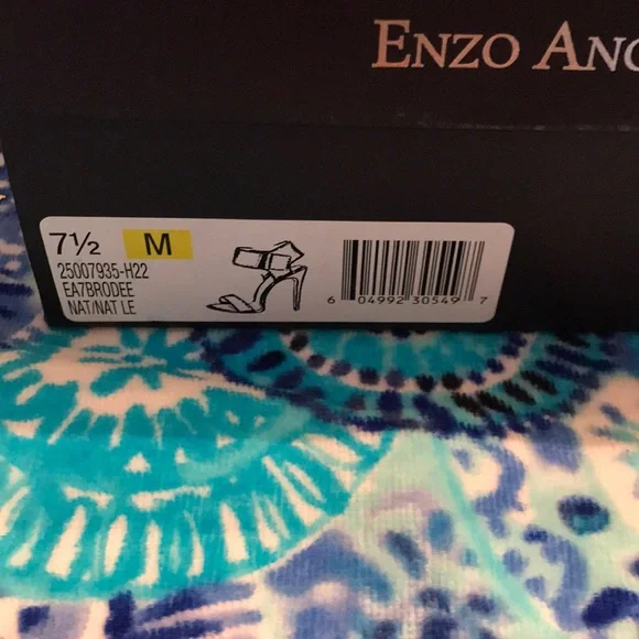 NWT Enzo Angiolini two-tone heel. - Picture 6 of 8